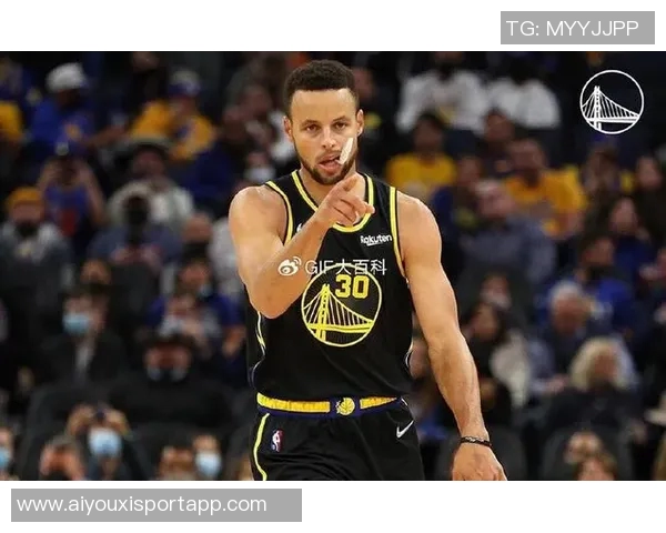 拼尽全力库里三分球表现惊艳全场独得38分却难阻球队失利